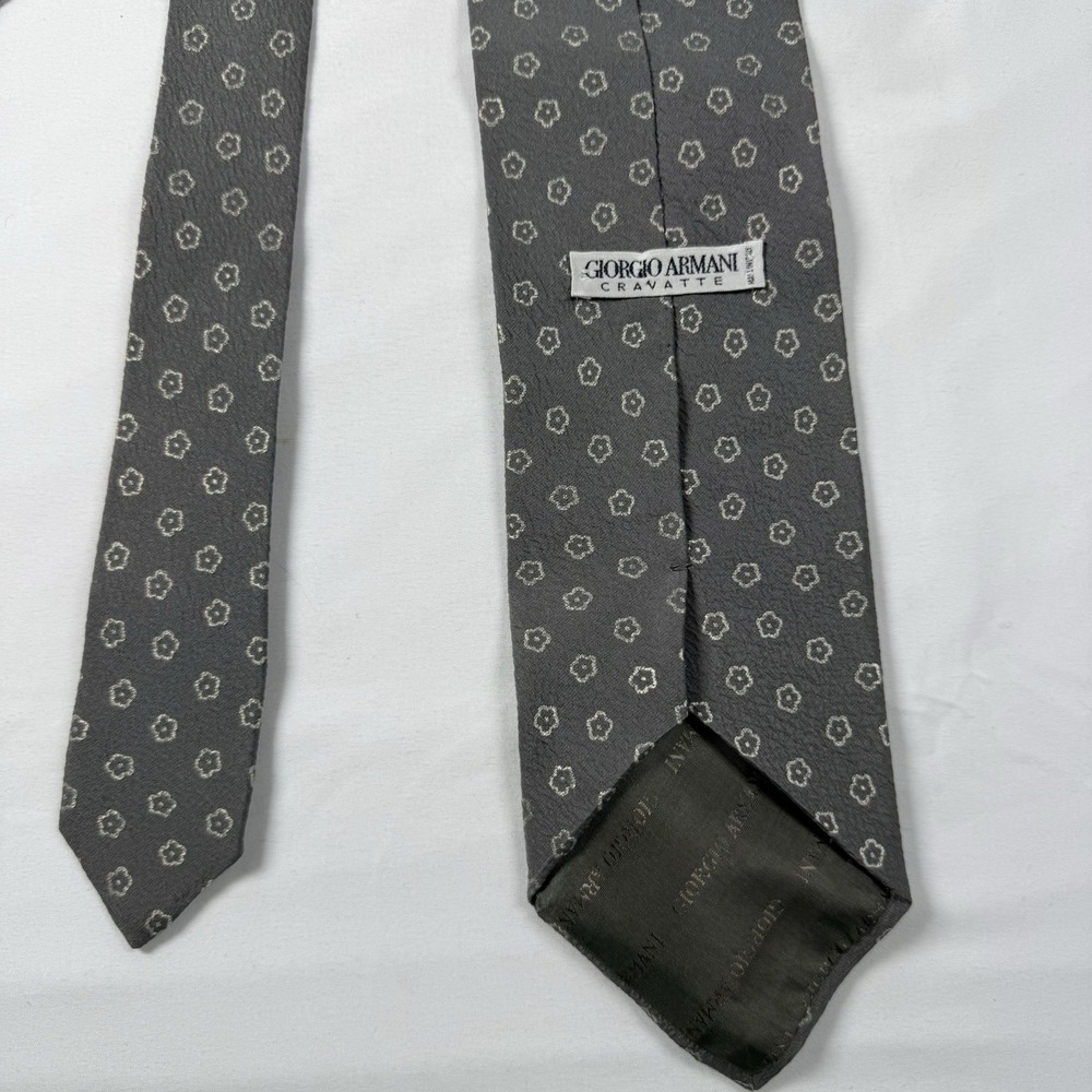 GIORGIO ARMANI Cravatte Men's Silk Necktie ITALY Designer‎ Gray Floral Pattern